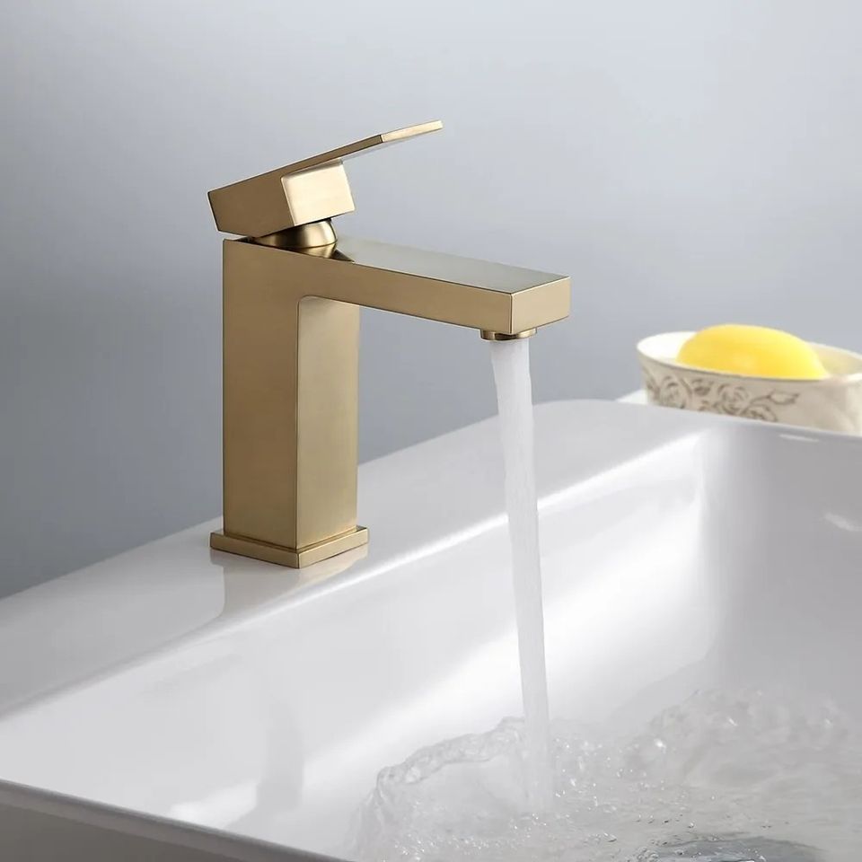 Vland Stylish Luxury Deck Mounted One-Hole Single Handle Bathroom Sink Faucet